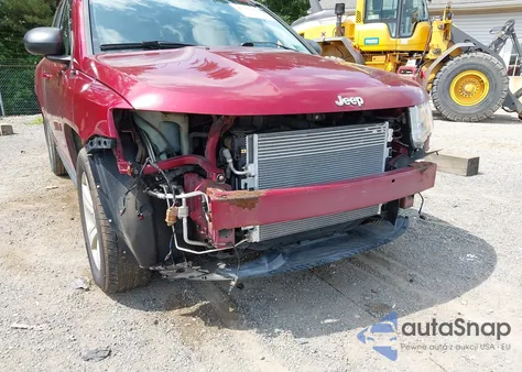 2011 Jeep Compass z USA, uszkodzony, nr VIN 1J4NF1FB6BD135752